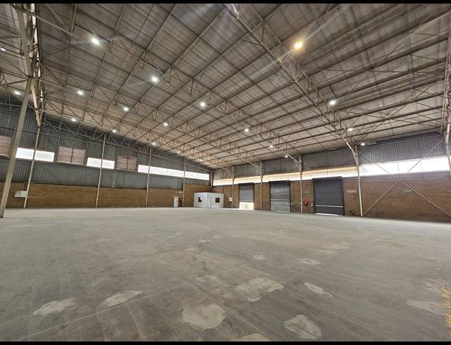 4,286M² WAREHOUSE TO LET IN LONGMEADOW